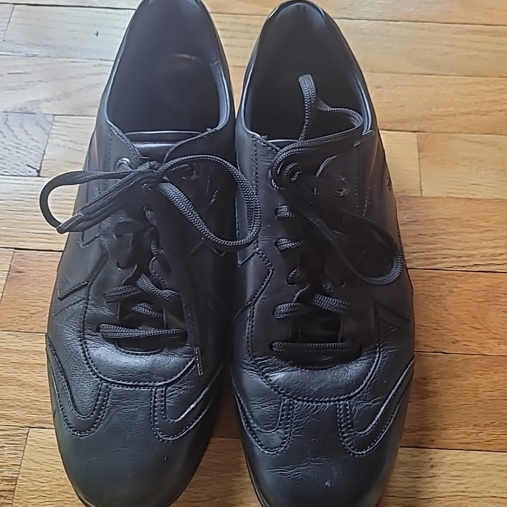Salvatore Ferragamo Size 10.5 Black Leather Sneakers